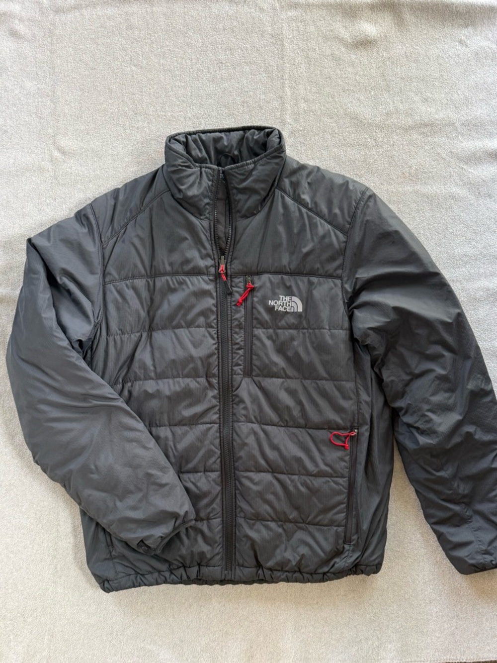 The North Face Men's Gray Quilted Insulated Puffer Jacket with Red Accents